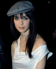 Mia Kirshner