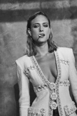 Nora Arnezeder