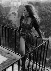 Raquel Welch