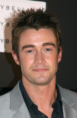 Robert Buckley
