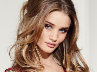 Rosie Huntington-Whitely
