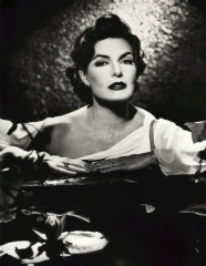 Sela Ward