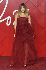 Suki Waterhouse