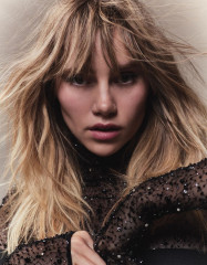 Suki Waterhouse