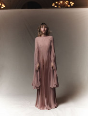 Suki Waterhouse