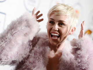 Teeth Extraction was not Fun for Miley Cyrus