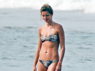 Gisele Bundchen enjoys Costa Rica in Leopard-Print Bikini