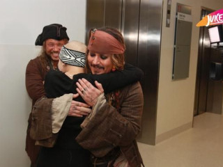 Captain Jack visited Kids in a Hospital