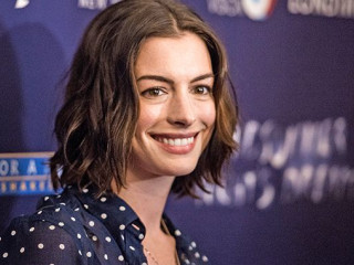 Bettors are sure that Anne Hathaway will perform the New Mary Poppins