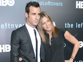 Jennifer Aniston and Justin Theroux on the Red Carpet Together for the First Time!