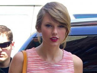 Taylor Swift Posts a Breakup Playlist for Her Heartbroken Admirer