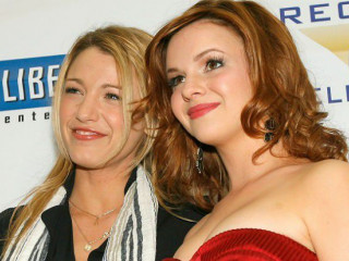 Blake Lively Congratulates Amber Tamblyn With Pregnancy