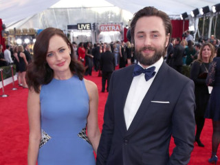 Gilmore Girls Revival: Alexis Bledel and Vincent Kartheiser on the Red Carpet!
