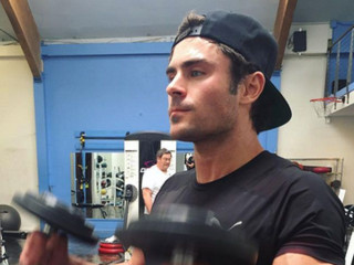 Amazing Biceps of Zac Efron