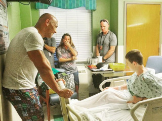 Dwayne 'The Rock' Johnson Visits Children in a Hospital after Baywatch Filming
