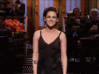 Kristen Stewart Drops F-Bomb On 'Saturday Night Live'