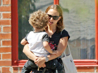 Natalie Portman Is A Working Mama Again