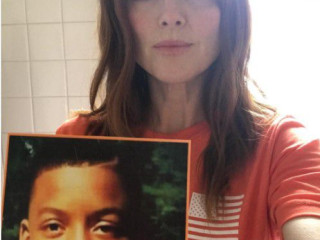 Julianne Moore Speaks On Gun Violence In The U.S. 