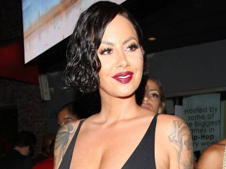 Was That Amber Rose In A Black Wig?