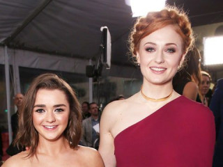Maisie Williams And Sophie Turner Got Matching Tatoos