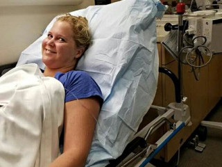 Amy Schumer Was Hospitalized
