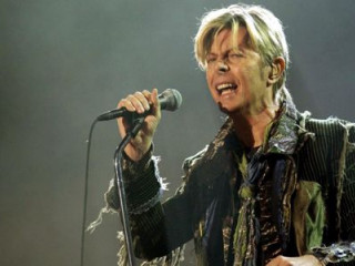 The first demo of David Bowie will be sold at auction