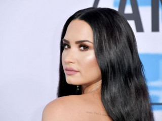 Demi Lovato has serious complications after an overdose of drugs