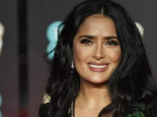 Salma Hayek decided on a cardinal image change
