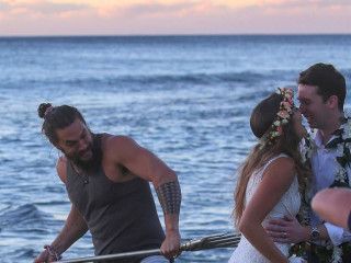 Jason Mamoa 'spoiled' the wedding photo of newlyweds