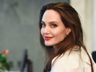 Angelina Jolie go shopping with her eldest son