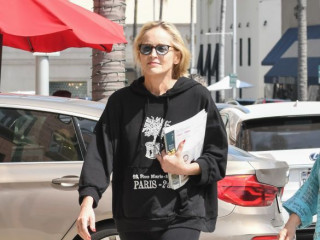 61-year-old Sharon Stone is not afraid to leave the house in casual clothes