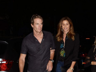 The lovely Cindy Crawford went on a date