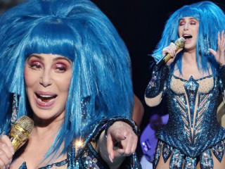 73-year-old Cher stunned the audience at a concert