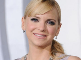 Anna Faris is getting married