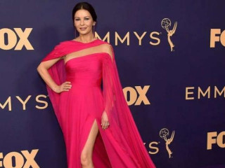 50-year-old Catherine Zeta-Jones showed her morning look