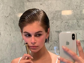 Cindy Crawford's daughter published a selfie in her underwear