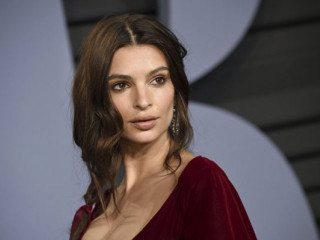 Emily Ratajkowski showed how she looked like at 14 in the photo