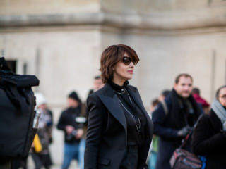 Monica Bellucci proved that she is the most stylish wearing black