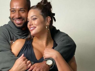 Model Ashley Graham told how she had a son at home (VIDEO)