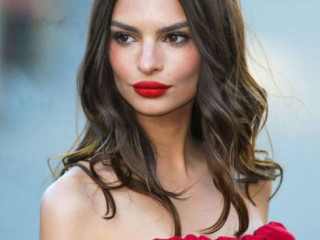 Emily Ratajkowski shared the secrets of a slim figure