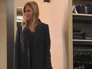 Jennifer Aniston is cleaning the house and sorting wardrobe