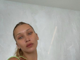 Bella Hadid was surprised by the 2000s-style top