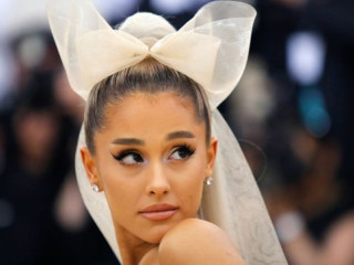 Ariana Grande showed a new lover in the video