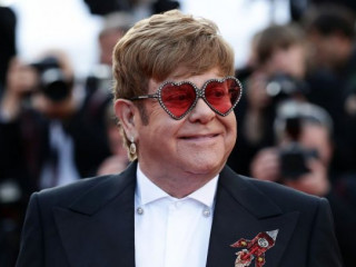 Elton John will post YouTube recordings of his legendary concerts
