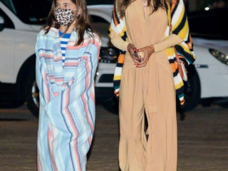 Alessandra Ambrosio had dinner with the children at the restaurant