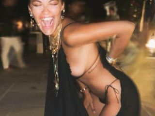 Rita Ora delighted fans with candid photos