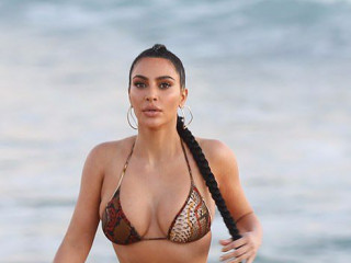 Kim Kardashian in a "leopard" bikini is working on advertising cosmetics