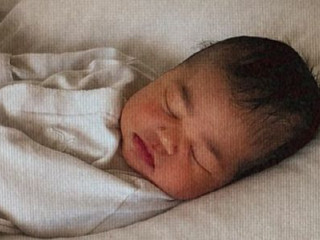 Kylie Jenner shows unpublished photos of daughter Stormi