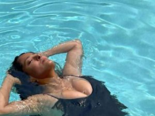 Salma Hayek posed spectacularly in the pool