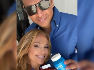 Jennifer Lopez, 51, changed her hair color